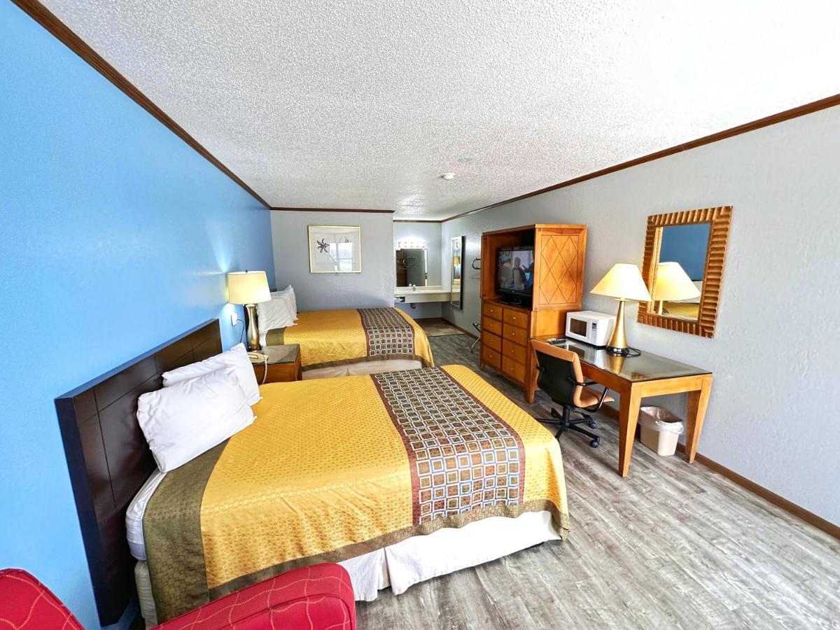 Motel Night Sweet Springs