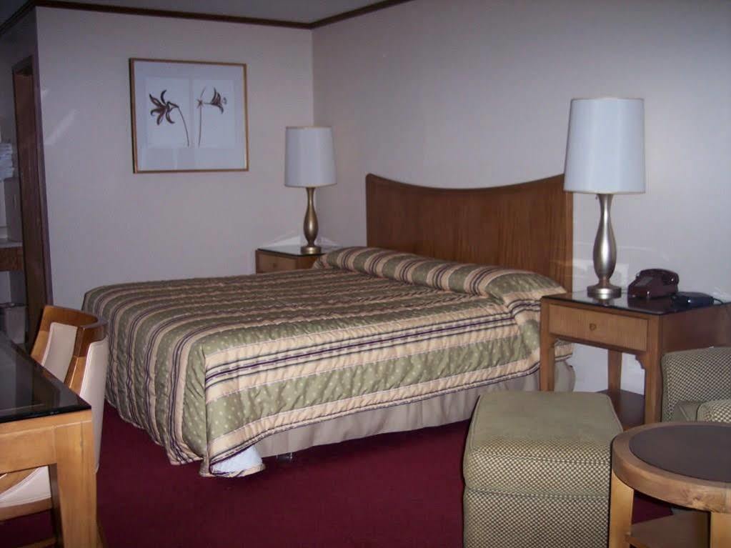 Night Motel Sweet Springs